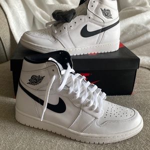 Nike Air Jordan 1 Retro High OG size 10.5